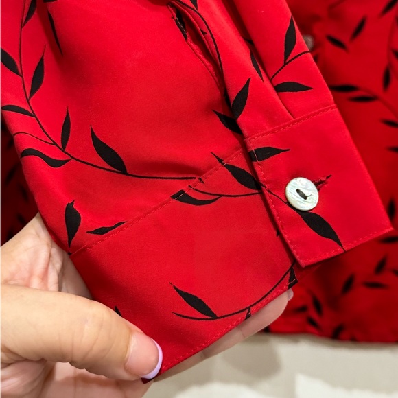 WOMENS LONG SLEEVE VINTAGE BLOUSE. BUTTON DOWN COLLARED RED BLOUSE. NO FLAWS - Picture 6 of 11